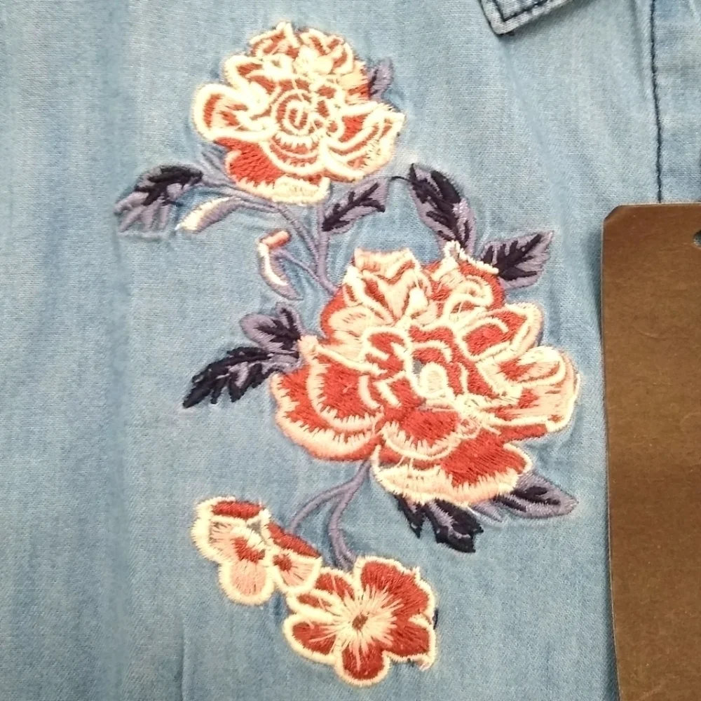 Silver Jeans Kids Denim Shirt Embroidered Flowers Girls L 12–14 NWT - Picture 2 of 6